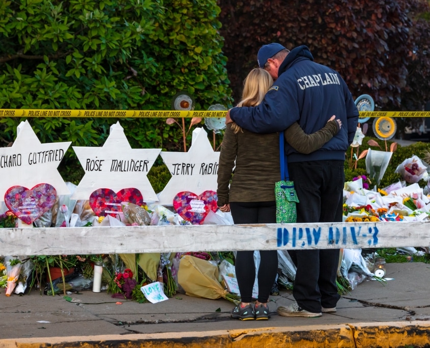 Pittsburgh Nurse Shows Love in the Face of Hate