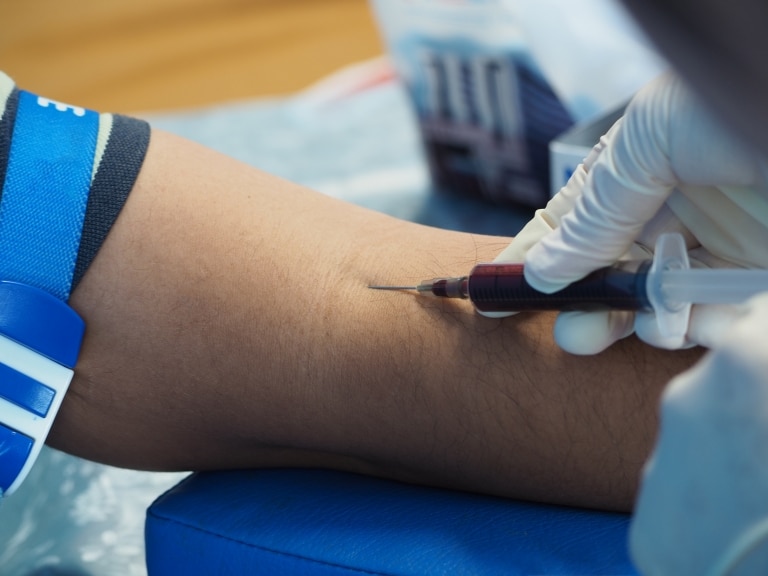 how-to-draw-blood-from-a-patient-s-vein-as-painlessly-as-possible