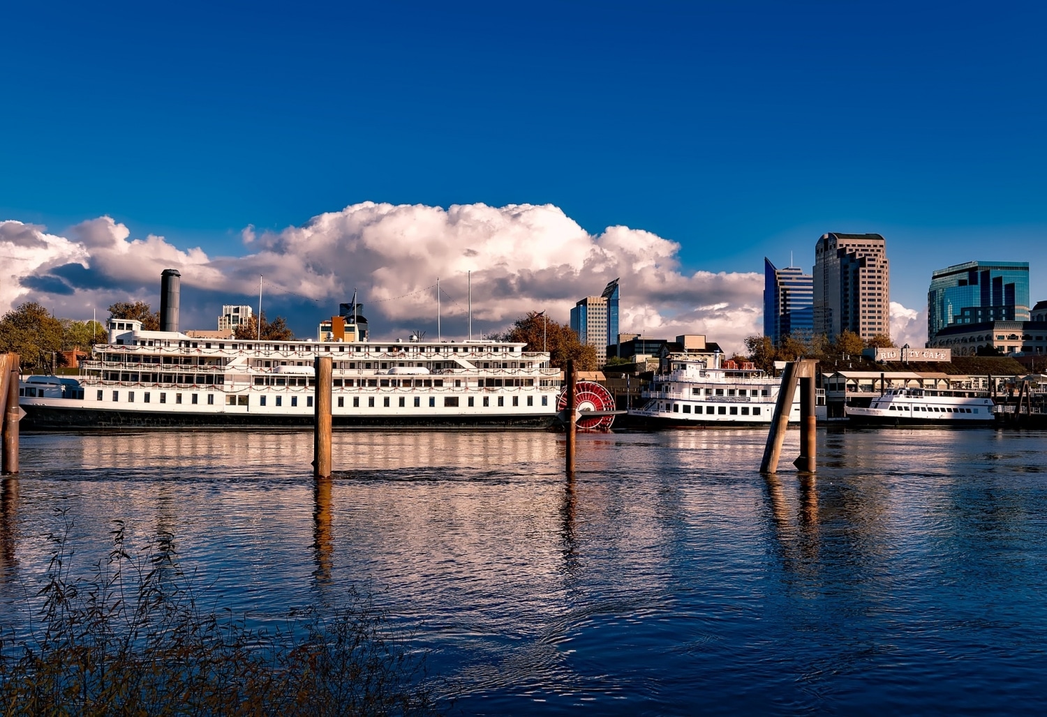 Image of boats floating in water in the city of Sacramento California