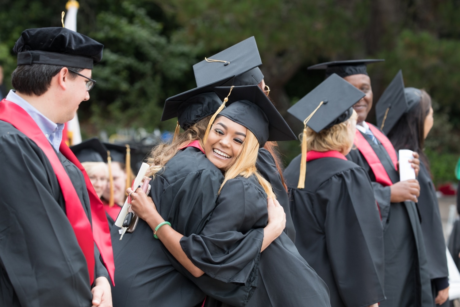 0G5A6157 Graduation Hug
