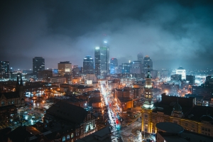 Vista nocturna de Indianápolis, Indiana